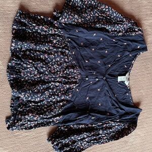 Arizona Jean Company Navy Floral Blouse